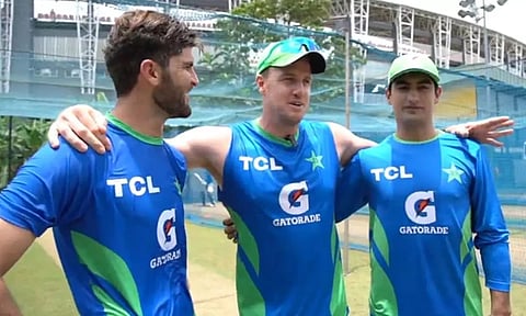 லீக் சுற்றுடன் வெளியேறிய பாகிஸ்தான்- பதவி விலகிய பந்து வீச்சு பயிற்சியாளர்