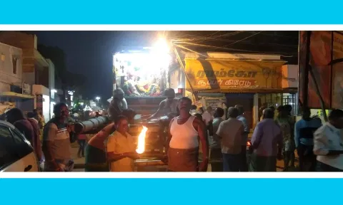 சிவகிரியில் கந்த சஷ்டி விழா-சோமாஸ்கந்தர் அலங்காரத்தில் சுவாமி வீதி உலா