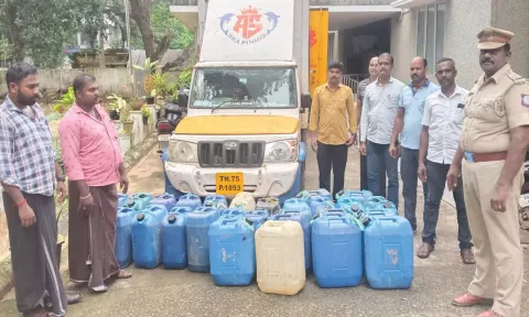 முட்டத்தில் மீன் வண்டியில் கடத்திய 1000 லிட்டர் மானிய மண்எண்ணை பறிமுதல்