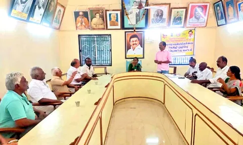 சிவகிரி பேரூராட்சி கூட்டம் பேரூராட்சி தலைவர் கோமதிசங்கரி சுந்தரவடிவேலு தலைமையில் நடைபெற்ற போது எடுத்த படம்.