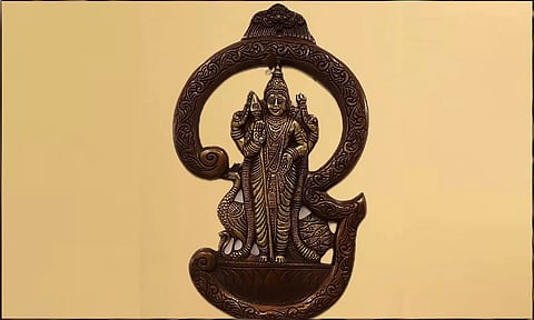 ஓம்கார வடிவானவன்