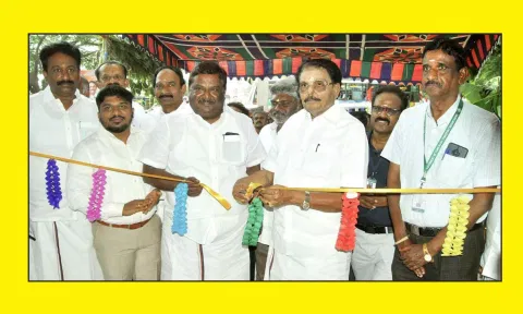 புதிய வாகன ஆய்வாளர் அலுவலகத்தை அமைச்சர்கள் கே.கே.எஸ்.எஸ்.ஆர்.ராமச்சந்திரன், சிவசங்கர் ஆகியோர் திறந்து வைத்தபோது எடுத்த படம்.