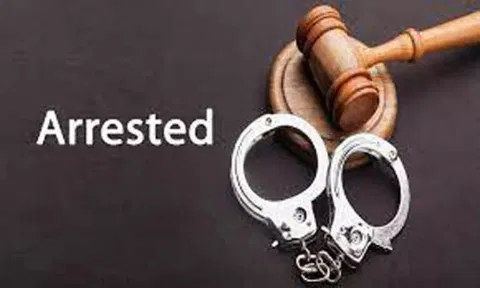 மருதங்கோட்டில் கடையில் பதுக்கி புகையிலை பொருட்கள் விற்றவர் கைது