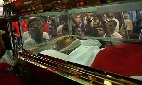 சங்கரய்யா உடல் அரசு மரியாதையுடன் தகனம்: கம்யூனிஸ்டு தேசியத் தலைவர்கள் பங்கேற்பு