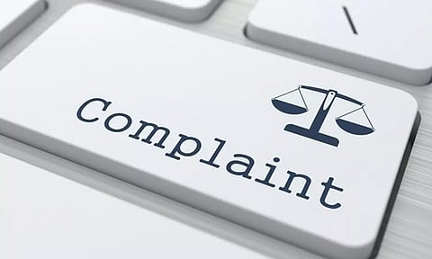 காதலித்ததற்காக கல் உப்பில் நடக்க வைத்து கொடுமைப்படுத்திய தாய்: மகள் பரபரப்பு புகார்