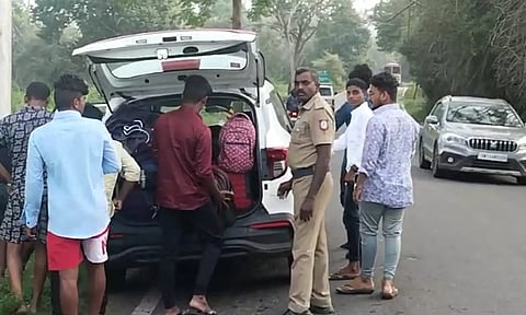 மாவோயிஸ்டுகள் நடமாட்டம்: 3வது நாளாக பர்கூர்-பண்ணாரி சோதனை சாவடிகளில் போலீசார் தீவிர கண்காணிப்பு