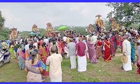 தேவகோட்டையில் 9 சுவாமிகளின் தீர்த்தவாரி உற்சவம் நடந்தது.&nbsp;