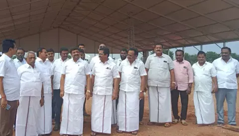 பந்தல் அமைக்கும் பணியை ராஜேஸ்குமார் எம்.பி. பார்வையிட்டார்.