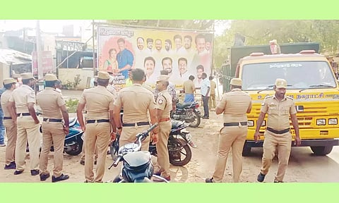 அனுமதியின்றி பேனர் அச்சடித்துக் கொடுத்தால்... எச்சரிக்கை விடுத்த கடலூர் ஆட்சியர்