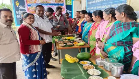 பாரம்பரிய உணவுகளை சமைத்து பார்வைக்காக வைக்கப்பட்டிருந்த காட்சி.