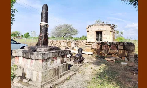 தொப்பலாக்கரை உய்யவந்த விண்ணகர எம்பெருமான் திருமேற்கோவில் என்ற திருமால் கோவில்.