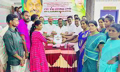 காட்டாங்கொளத்தூர் ஒன்றியத்தில் அ.தி.மு.க. பூத் கமிட்டி கூட்டம்