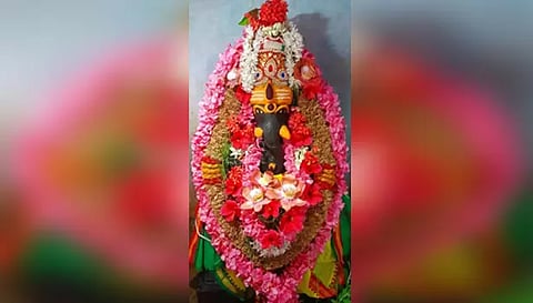 முத்தனூர் வருண கணபதி சிறப்பு அலங்காரத்தில் இருந்த போது எடுத்த படம்.