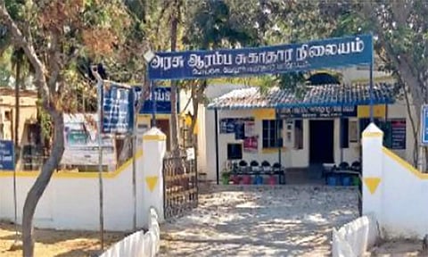 அணைக்கட்டு அரசு ஆரம்ப சுகாதார நிலையங்களில் 2 மாதமாக டாக்டர்கள் பற்றாக்குறை