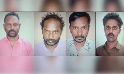 கைது செய்யப்பட்டவர்களை படத்தில் காணலாம்.