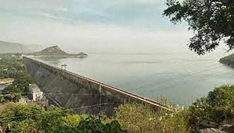 மேட்டூர் அணைக்கு நீர்வரத்து  3 ஆயிரத்து 864 கன அடியாக சரிவு
