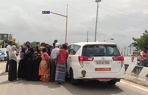 கலெக்டர் காரை மறித்த பொதுமக்கள்