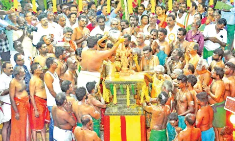 மருங்கூர் சுப்ரமணியசாமிக்கு மயிலாடியில் ஆராட்டு விழா
