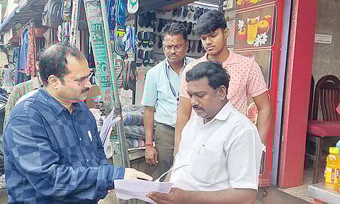 திருவள்ளூர் நகராட்சியில் 1,600 நிறுவனங்கள்-கடைகள் தொழில் வரி பாக்கி: அதிகாரிகள் எச்சரிக்கை