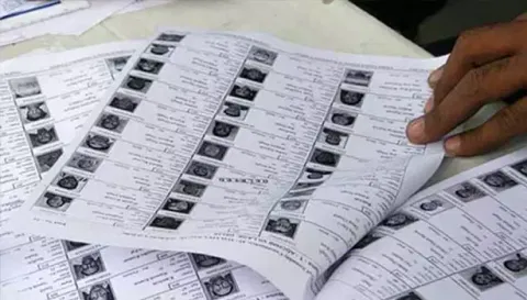 நாமக்கல்லில் வாக்காளர் பட்டியல் திருத்த சிறப்பு முகாம்