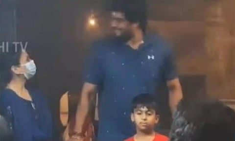 பிரசித்தி பெற்ற கோவிலில் சிறப்பு தரிசனம் செய்த ரஜினி மகள்