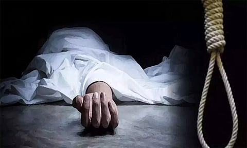 வாலிபர் தூக்குபோட்டு தற்கொலை