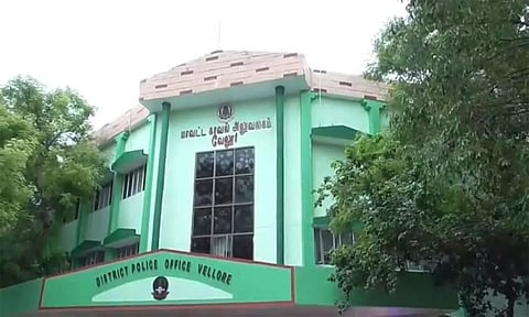 வேலூர் எஸ்.பி. அலுவலகத்தில் காதல் ஜோடி தஞ்சம்