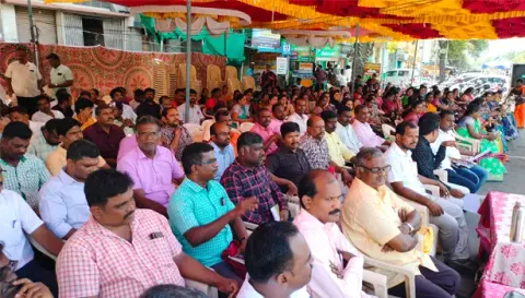 சேலத்தில் 10 அம்ச கோரிக்கைகளை வலியுறுத்தி ஆசிரியர் சங்கத்தினர் உண்ணாவிரதம்