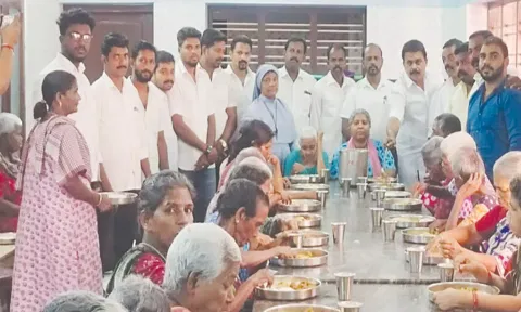 உதயநிதி ஸ்டாலின் பிறந்த நாள் விழாவை முன்னிட்டு முதியோர் இல்லத்துக்கு காலை உணவு