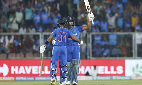 டி20 தொடர்: ஆஸ்திரேலியாவுக்கு 236 ரன்கள் இலக்கு நிர்ணயித்தது இந்தியா