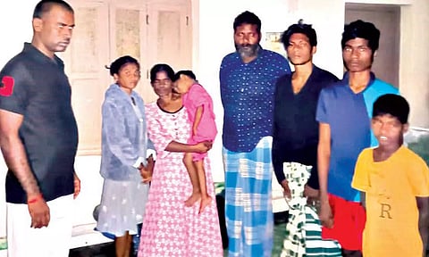 இலங்கையில் இருந்து  ஒரே குடும்பத்தை சேர்ந்த 7 பேர் அகதிகளாக இன்று வருகை