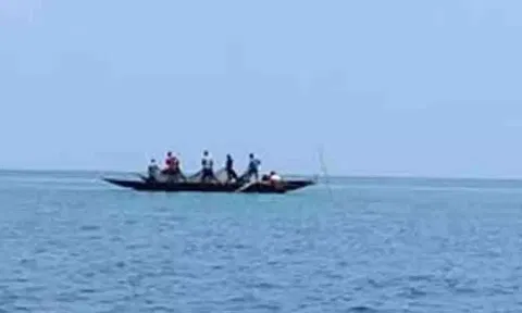 கூடங்குளம் அருகே படகில் இருந்து தவறி விழுந்த மீனவர் மாயம்