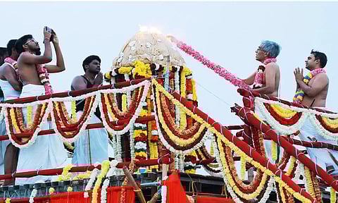 சூட்டுப்பொத்தையில் கார்த்திகை தீபம் வழிபாடு நடைபெற்ற போது எடுத்தபடம்.