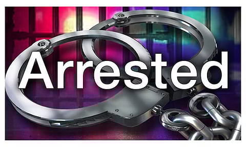 நாட்டு துப்பாக்கி வைத்திருந்த 2 பேர் கைது