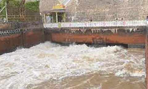 கீழ்பவானி வாய்க்கால் பாசனத்திற்கு 1,700 கனஅடியாக நீர் திறப்பு அதிகரிப்பு