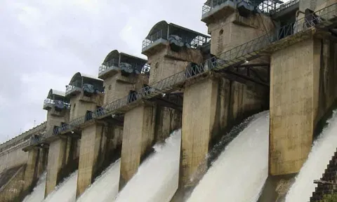 கர்நாடகா அணைகளில் இருந்து காவிரி ஆற்றில் தண்ணீர் திறப்பு