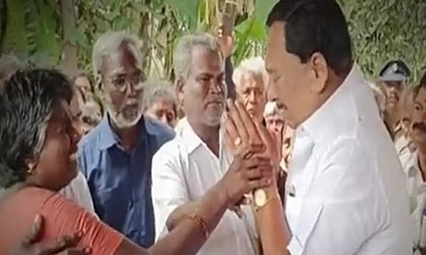 உடல் உறுப்பு தானம் - சிறுவனின் பெற்றோரிடம் கதறி அழுத அமைச்சர்