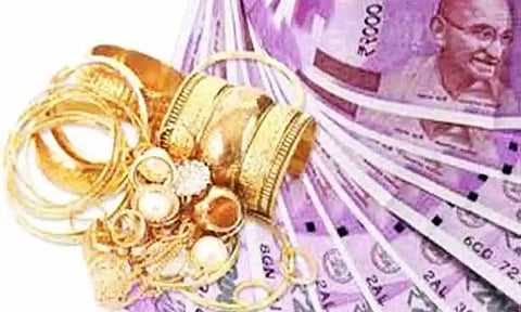 ஆட்டுப்பண்ணை அதிபர் வீட்டில் ரூ.11 லட்சம் மதிப்புள்ள நகை-பணம் கொள்ளை