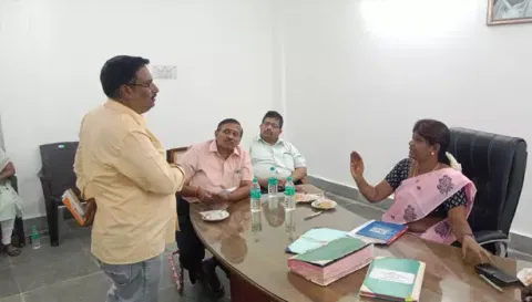 நங்கவள்ளி ஊராட்சி ஒன்றிய கவுன்சிலர்கள் கூட்டம் நடைபெற்ற போது எடுத்த படம்.