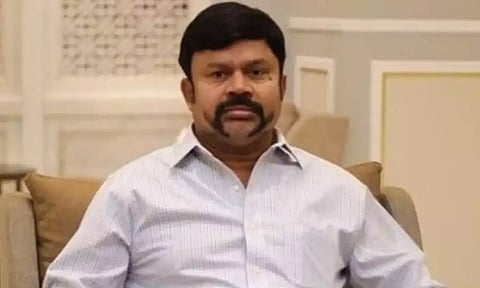 அ.தி.மு.க. பெயரில் இணைய தளம் நடத்த கே.சி.பழனிசாமிக்கு தடை