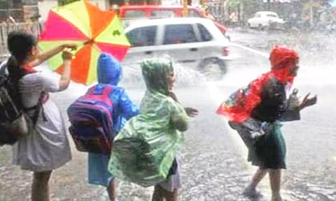 4 தாலுகாவில் பள்ளி - கல்லூரிகளுக்கு விடுமுறை