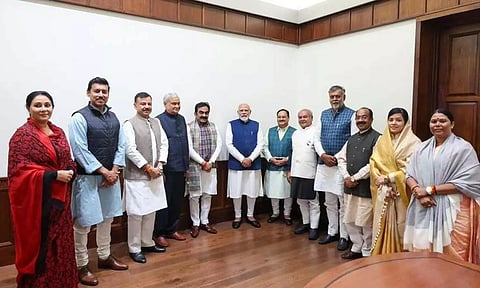 சட்டசபை தேர்தலில் வெற்றி பெற்ற பா.ஜனதா எம்.பி.க்கள் ராஜினாமா