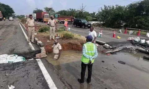 4 அடி உயரத்திற்கு மழை வெள்ளம் சென்ற சென்னை-நெல்லூர் தேசிய நெடுஞ்சாலை சீரமைப்பு