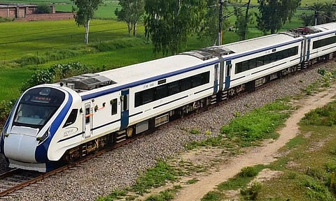 ஏ.சி.இல்லாத விரைவு ரெயிலுக்கு 'அம்ரூத் பாரத்' பெயர் வைக்க முடிவு