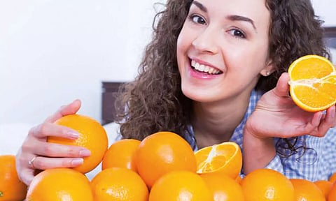 ஆரஞ்சு பழத்துடன் இதை மட்டும் சாப்பிடவே சாப்பிடாதீங்க...!