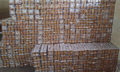 கோவில்பட்டி பகுதியில் கோடிக்கணக்கான ரூபாய் மதிப்புள்ள தீப்பெட்டி பண்டல்கள் முடக்கம்