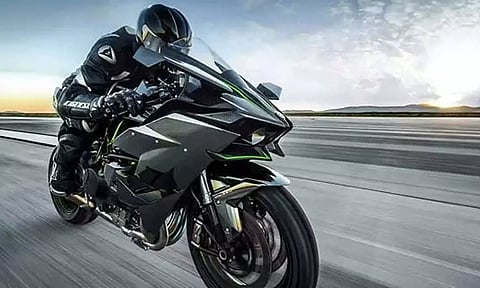 ரேசில் ஈடுபட்டால் கடும் நடவடிக்கை... காவல்துறை எச்சரிக்கை