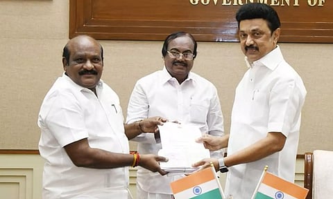 மிச்சாங் புயல் பாதிப்பு- ஒரு மாத சம்பளத்தை வழங்கிய தி.மு.க. அமைச்சர்கள், எம்எல்ஏக்கள்