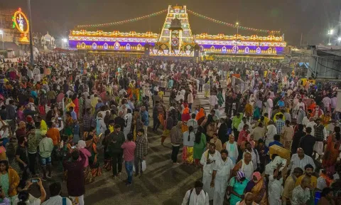 திருப்பதி கோவிலில் சொர்க்க வாசல் திறப்பு