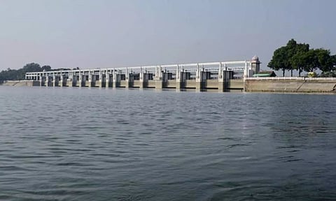 பூண்டி ஏரியில் தண்ணீர் திறப்பு